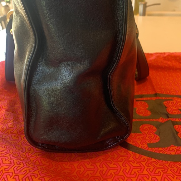 Tory Burch Black Nico East West Leather Tote with Gold Hardware - Picture 6 of 16